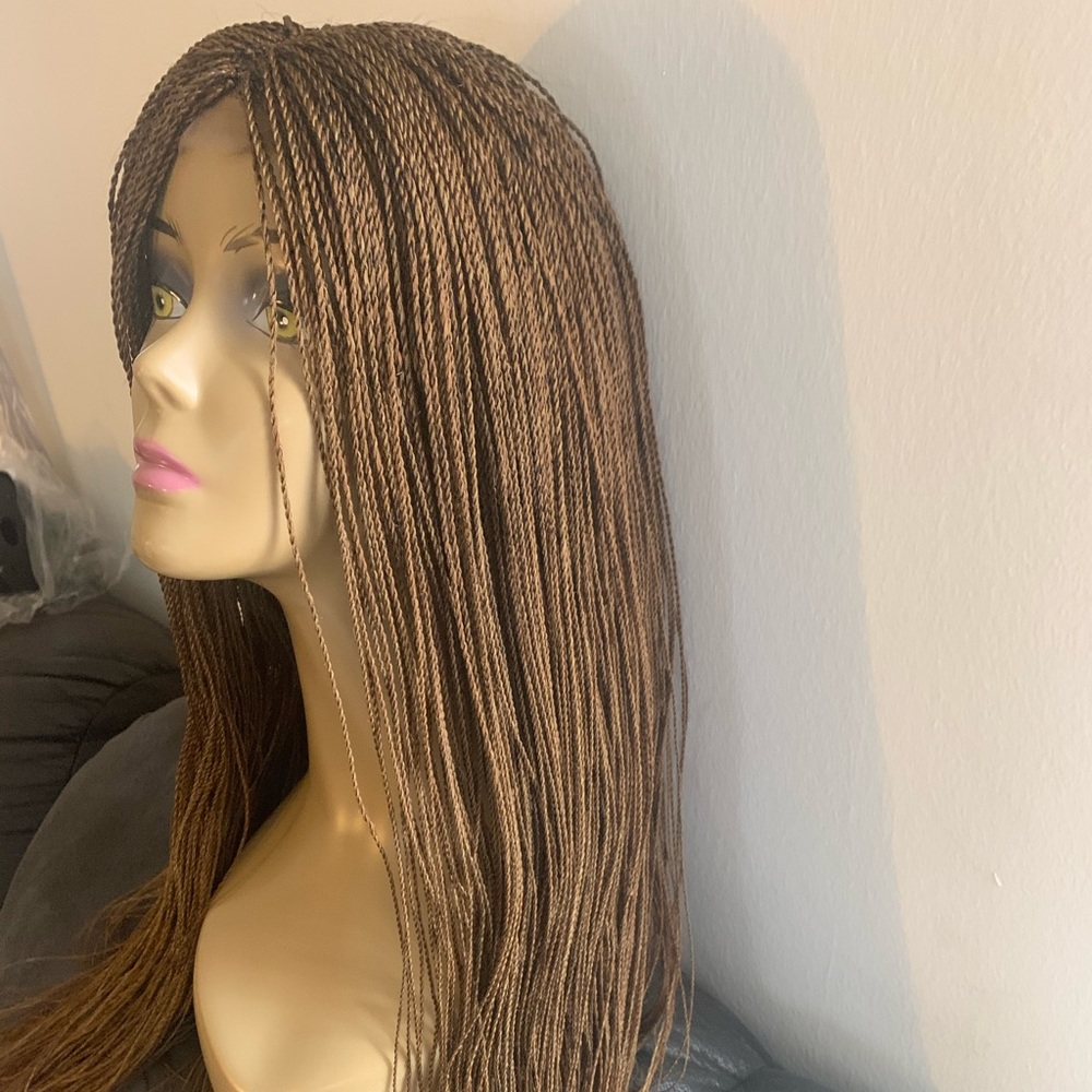 Braided wig - Picture 4 of 8